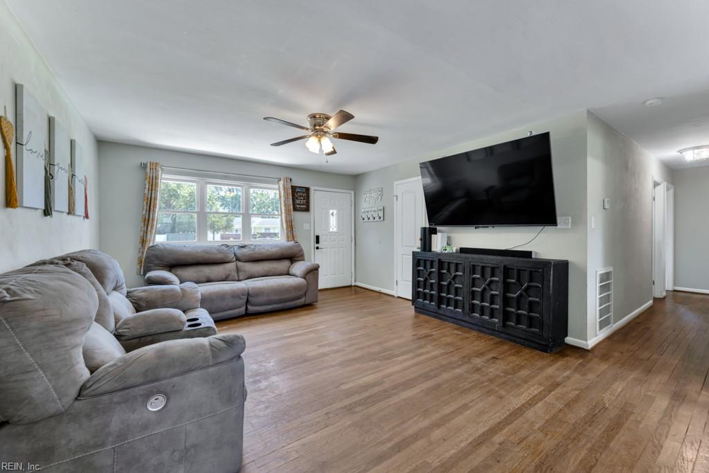 3036 Bomar Dr Property Photo 3