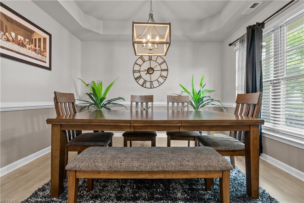 200 Seasons Cir Property Photo 3