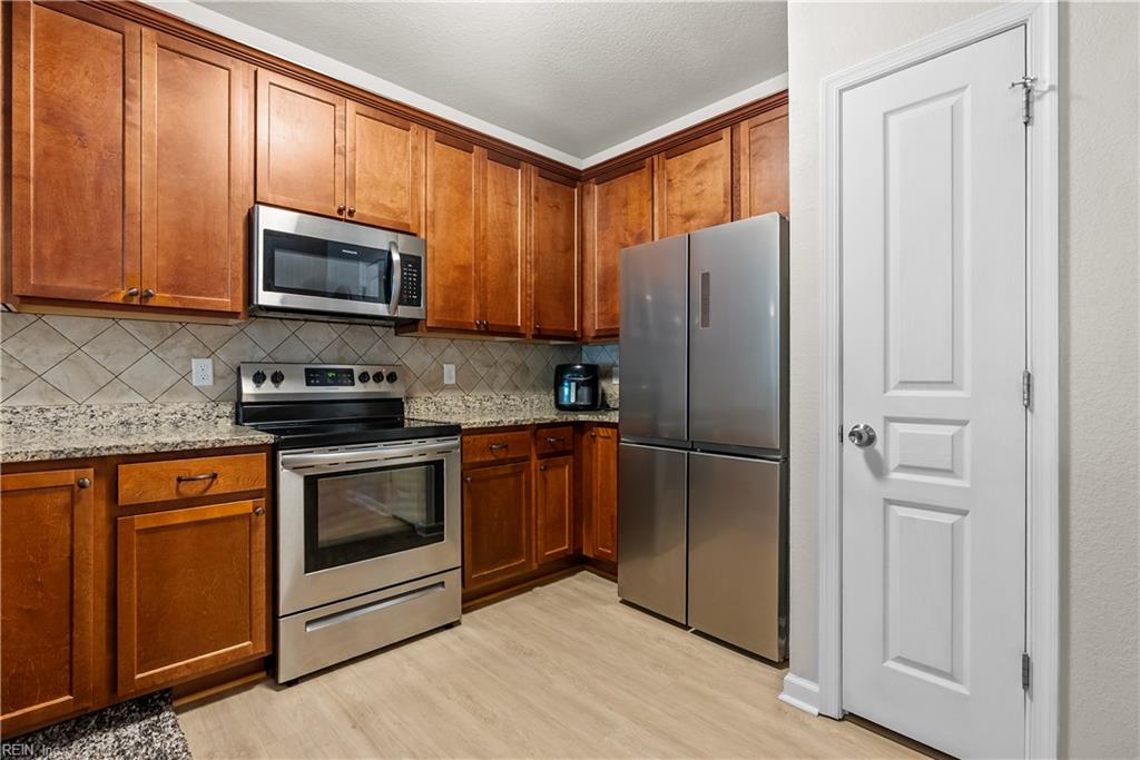 200 Seasons Cir Property Photo 8