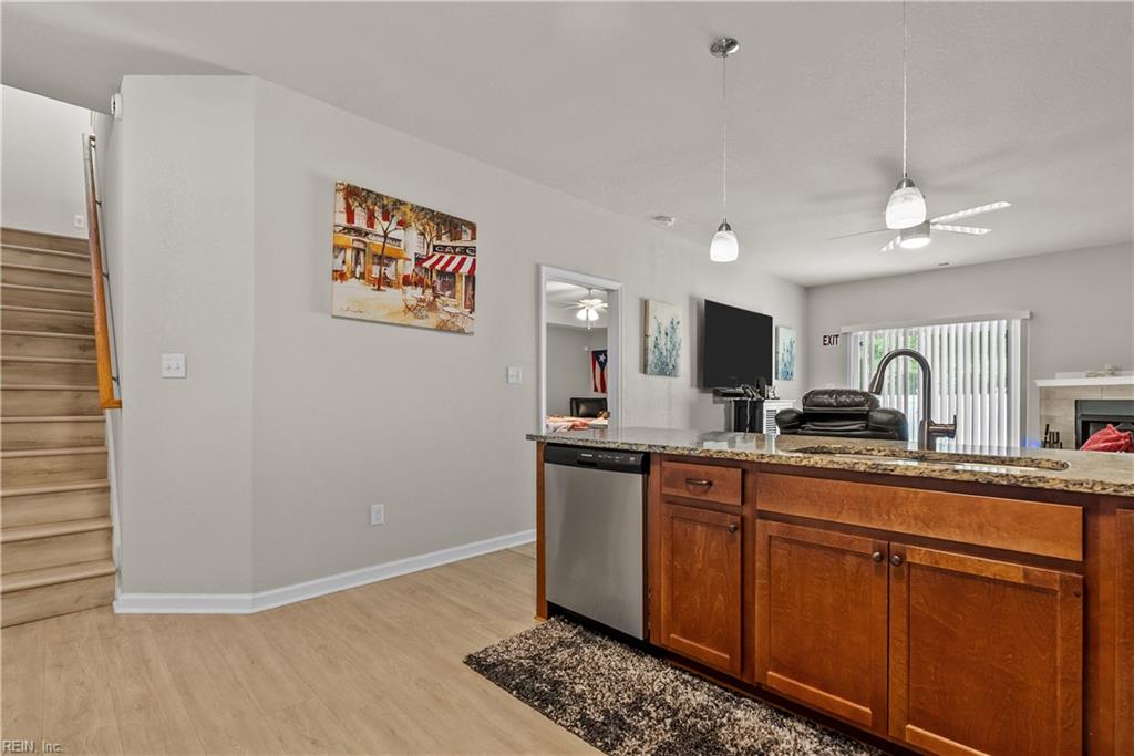 200 Seasons Cir Property Photo 9