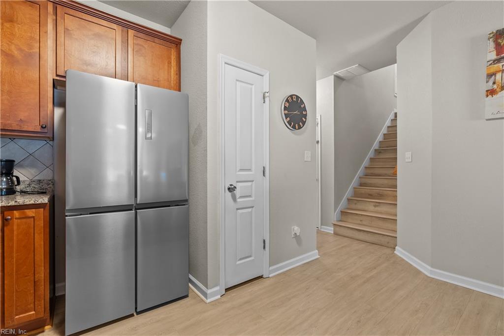 200 Seasons Cir Property Photo 10