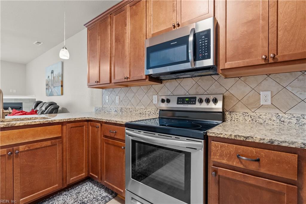 200 Seasons Cir Property Photo 12