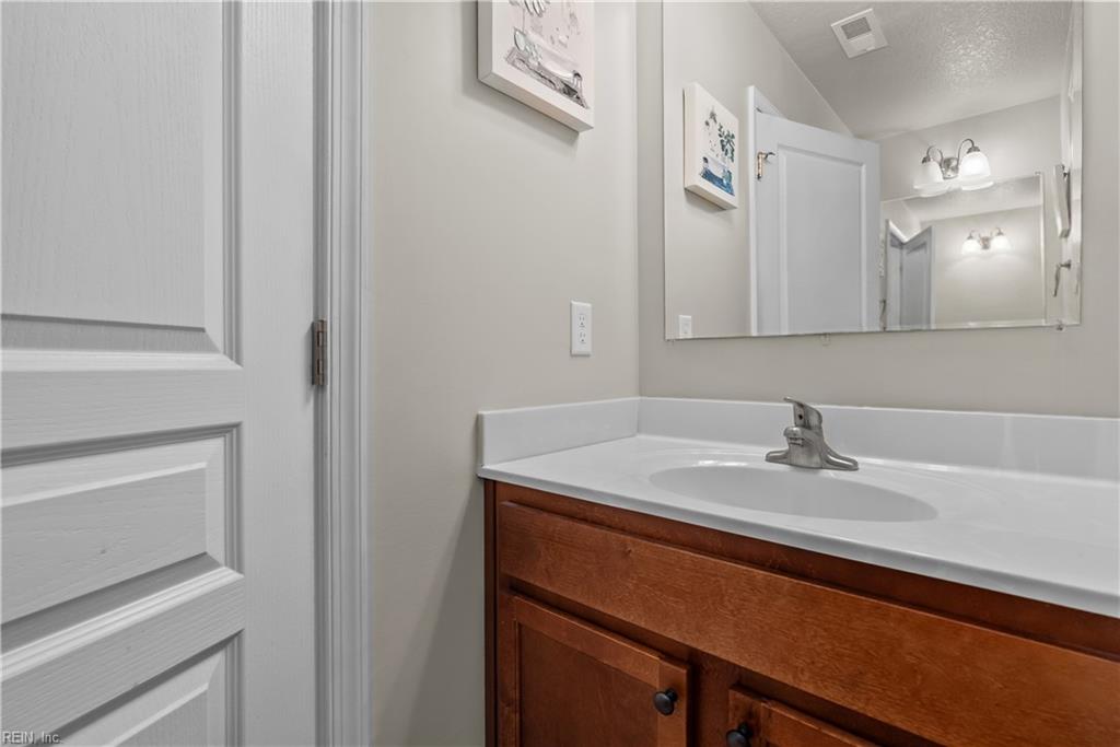 200 Seasons Cir Property Photo 23