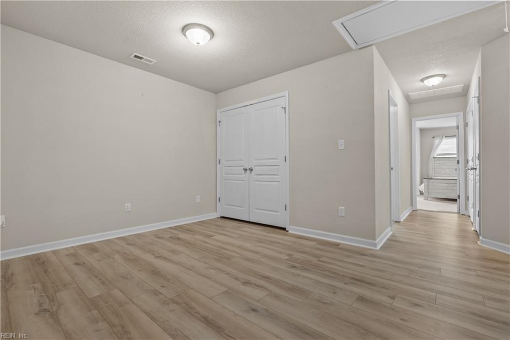 200 Seasons Cir Property Photo 29