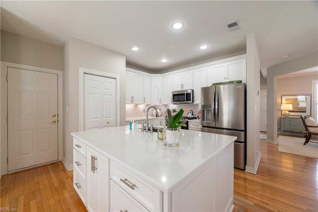 201 Shaindel Dr Property Photo 8