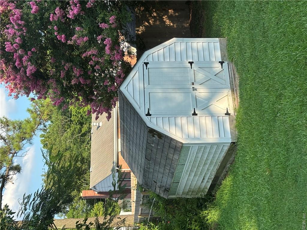 1118 Pike St Property Photo 5
