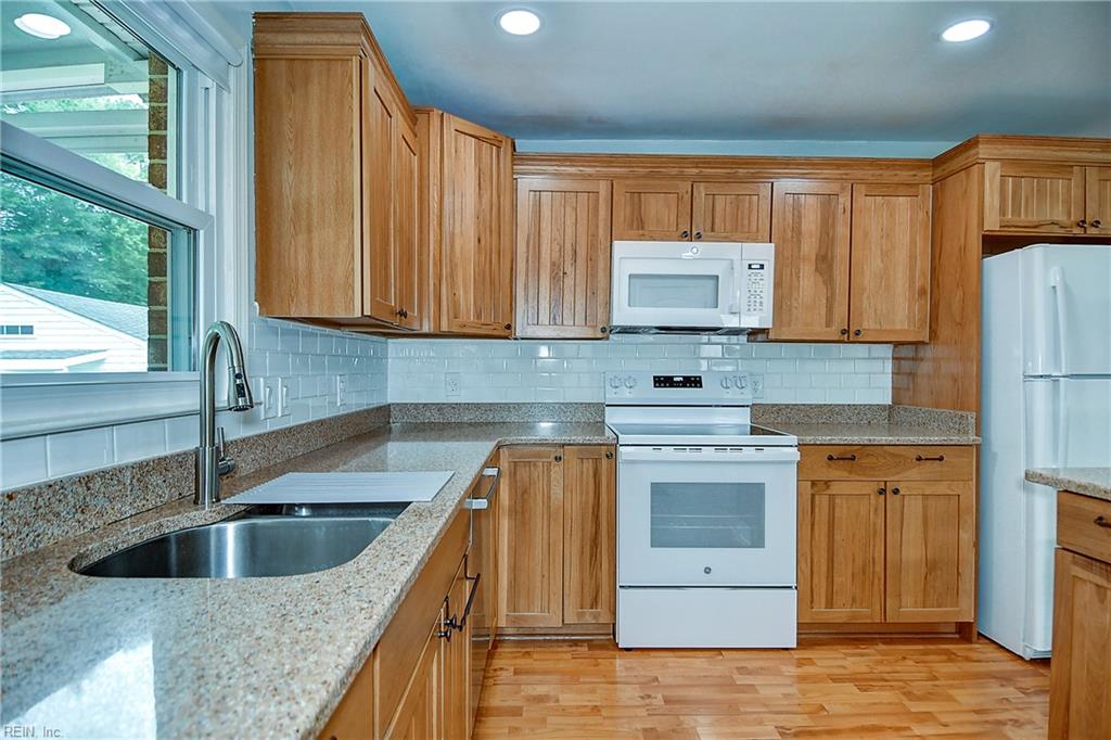 858 Waters Rd Property Photo 12