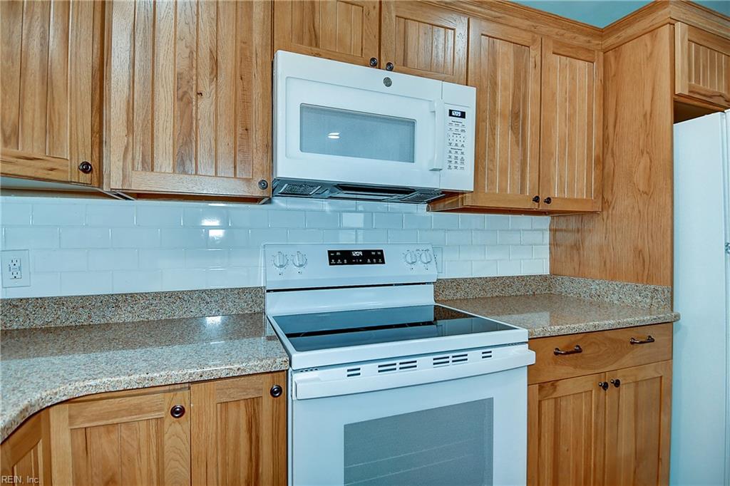 858 Waters Rd Property Photo 13