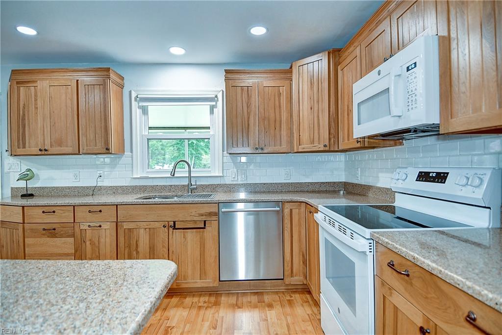 858 Waters Rd Property Photo 14