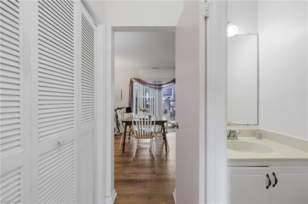5248 Richard Rd Property Photo 3