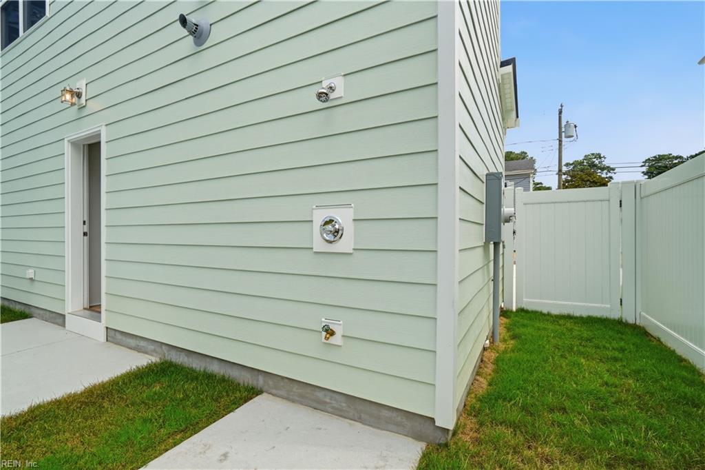 514 25 1/2 St Property Photo 34