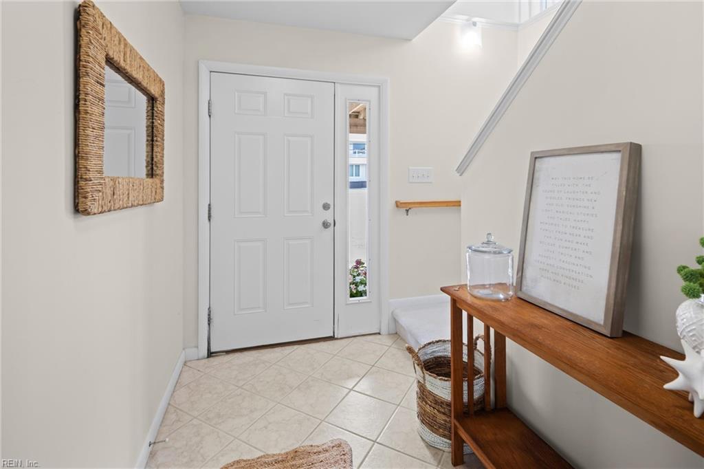 2737 Sandfiddler Rd Property Photo 5