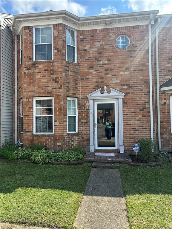 709 Montrose Ct Property Photo 1