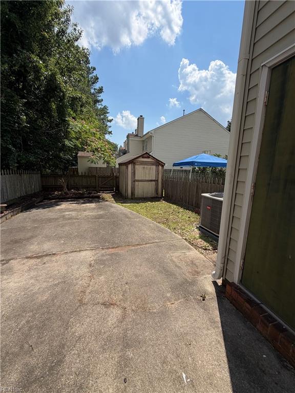 709 Montrose Ct Property Photo 5