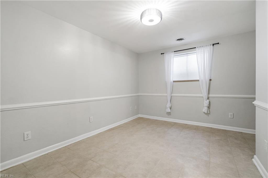 9017 River Cres Property Photo 33