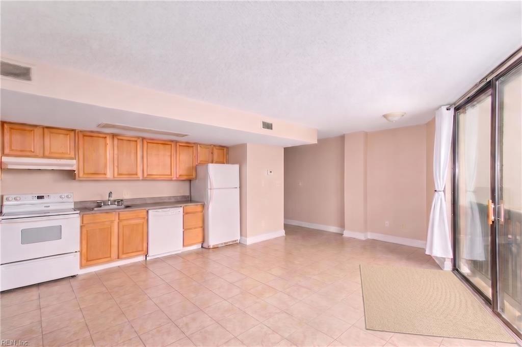 1222 E Ocean View Ave Property Photo 4