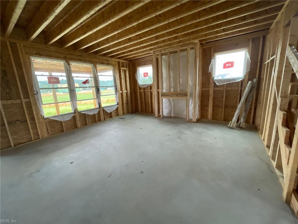 2116 Sanderson Rd Property Photo 3