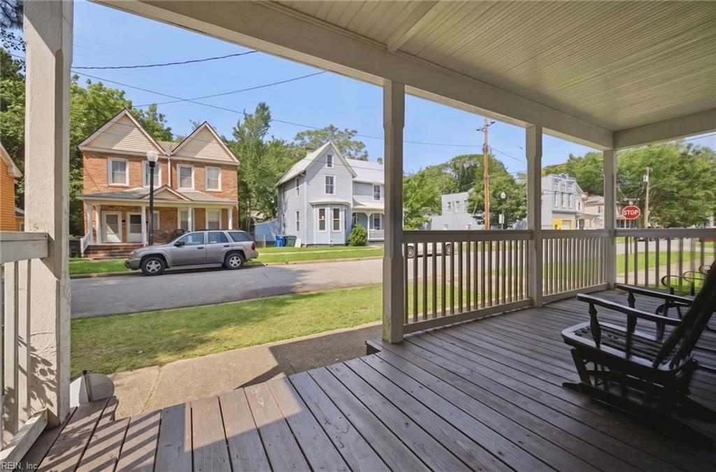 211 Central Ave Property Photo 7