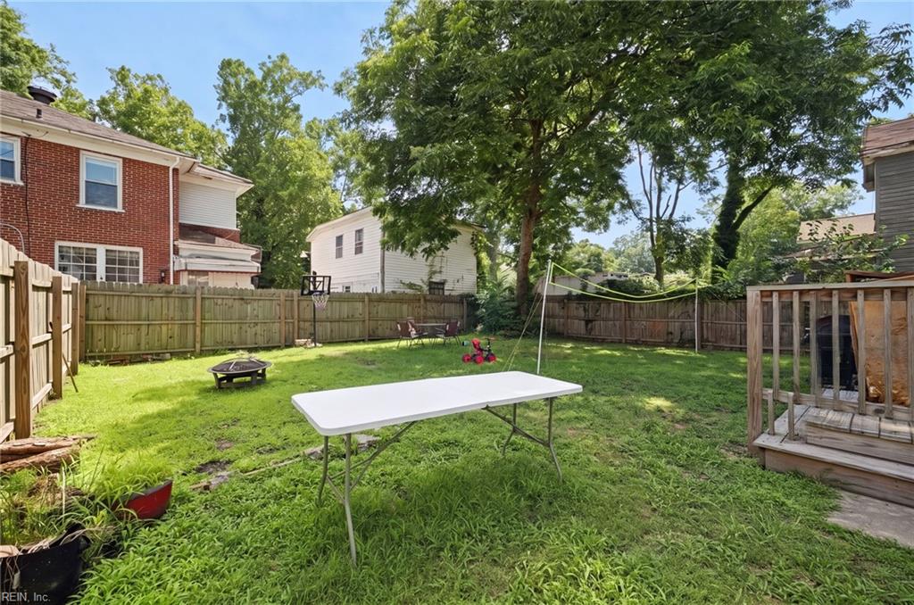 211 Central Ave Property Photo 31