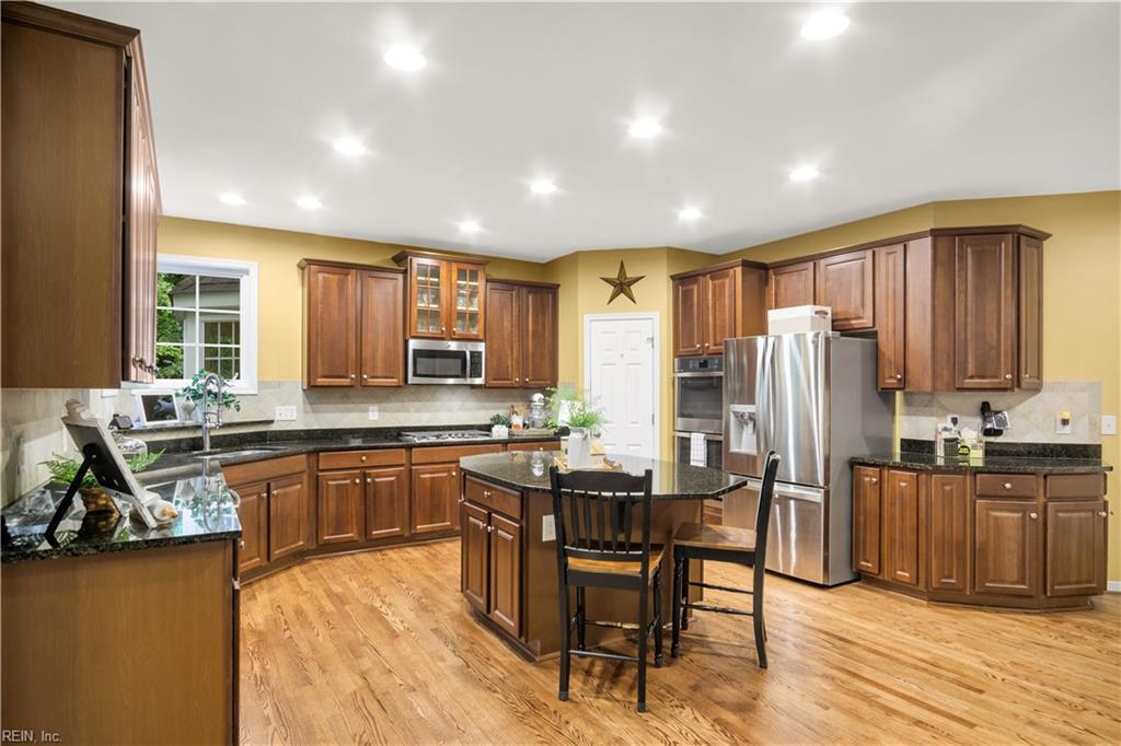 3321 Newland Ct Property Photo 5