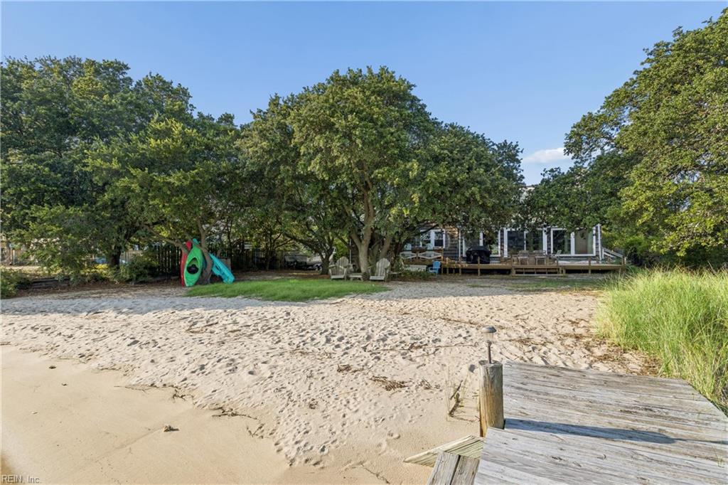 759 Ocean View Ave W Property Photo 37