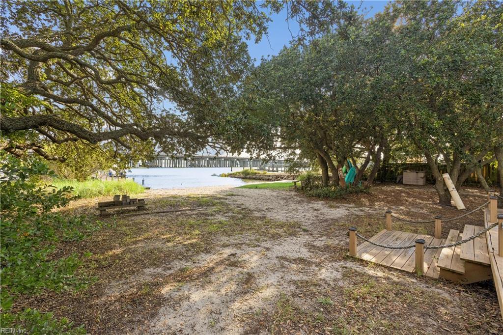 759 Ocean View Ave W Property Photo 42