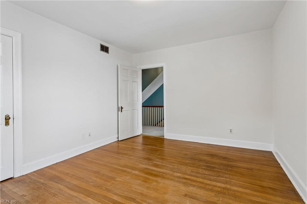 211 Hilton Ter Property Photo 9