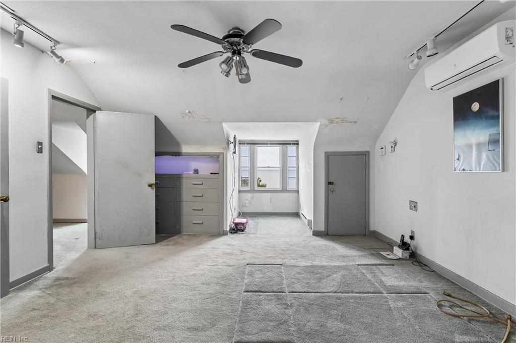 211 Hilton Ter Property Photo 12