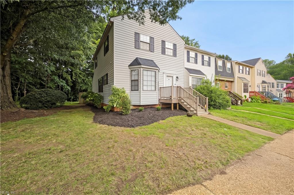 1758 Skiffes Creek Cir Property Photo 3