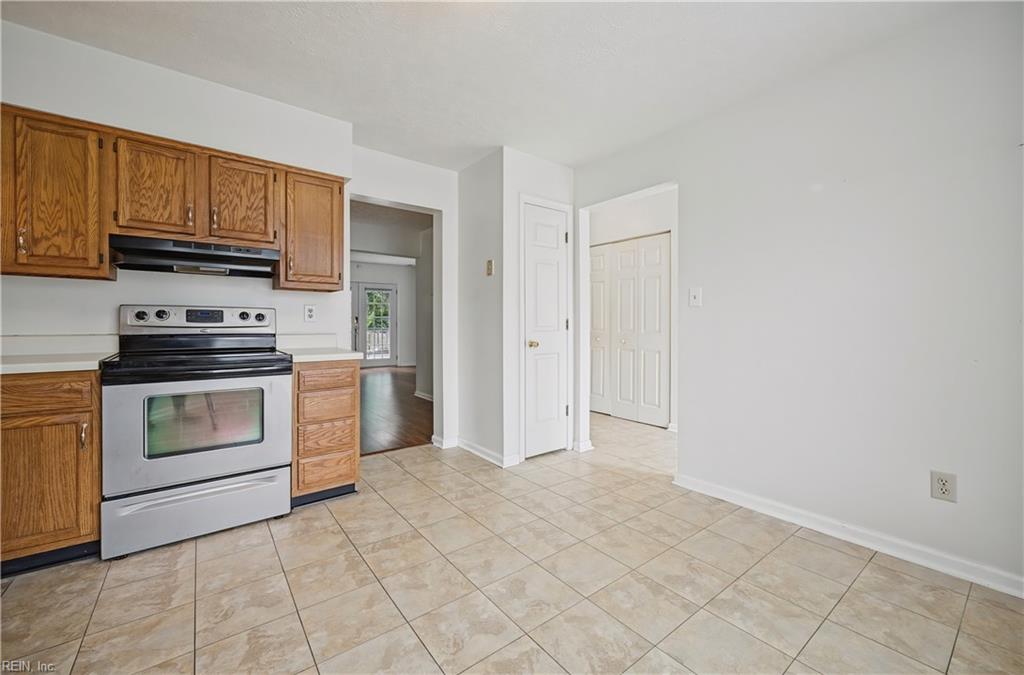 1758 Skiffes Creek Cir Property Photo 7