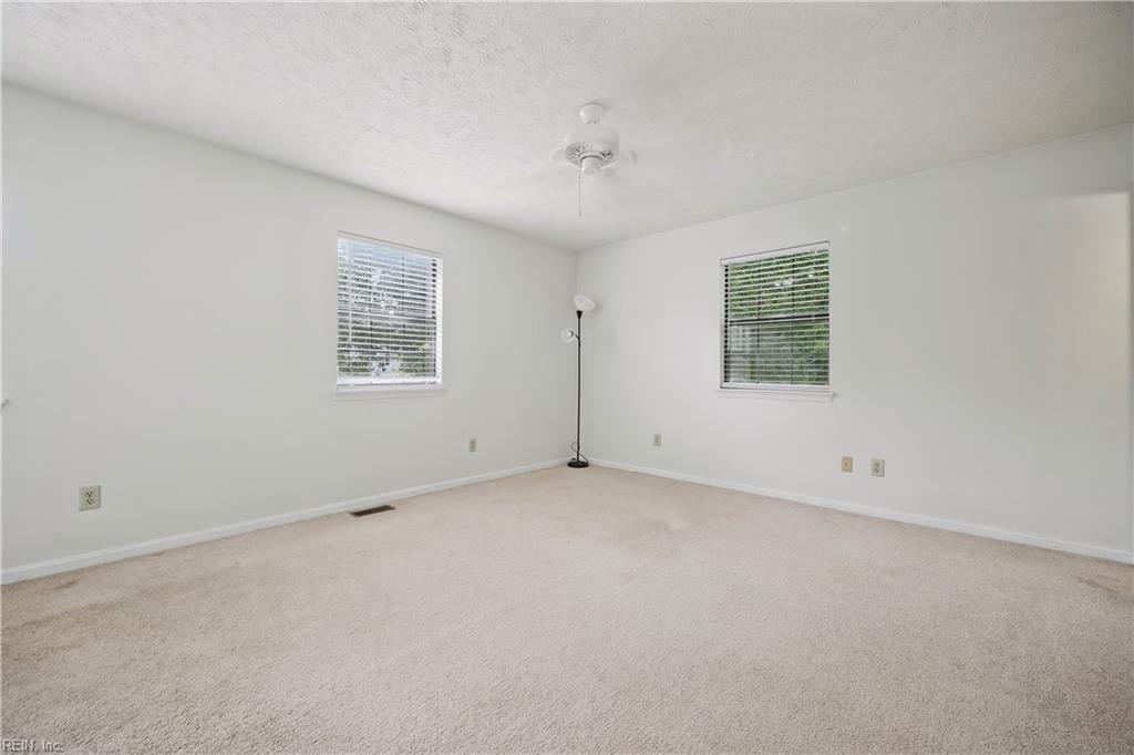 1758 Skiffes Creek Cir Property Photo 17