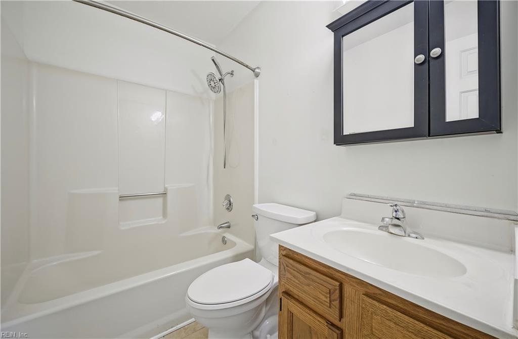 1758 Skiffes Creek Cir Property Photo 24