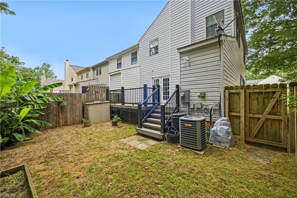 1758 Skiffes Creek Cir Property Photo 28