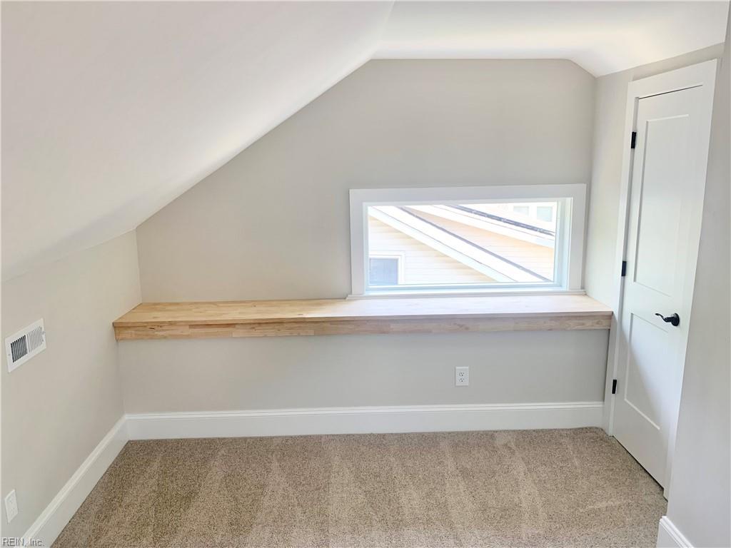 1432 Morris Cres Property Photo 33