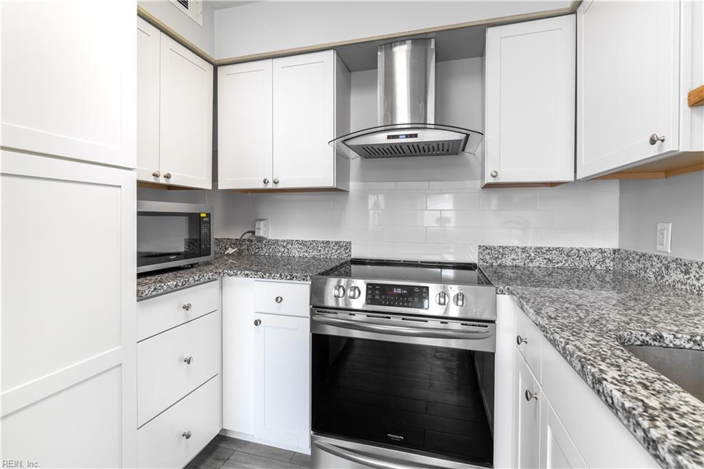 1326 W Ocean View Ave Property Photo 7