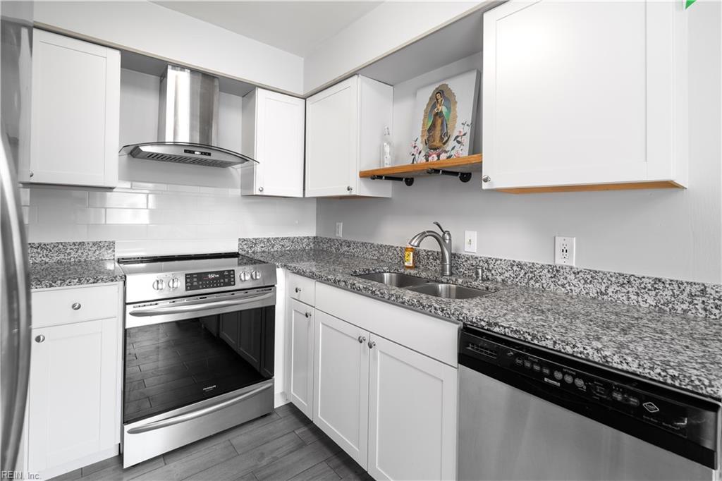 1326 W Ocean View Ave Property Photo 8