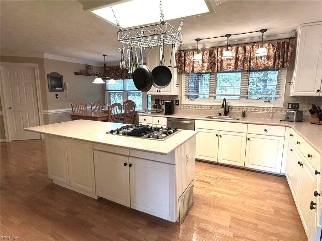 810 Hedgerow Ct Property Photo 9