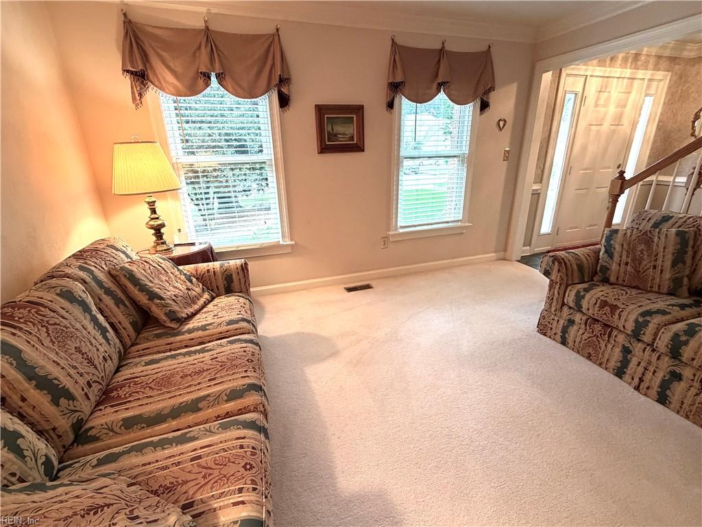 810 Hedgerow Ct Property Photo 17