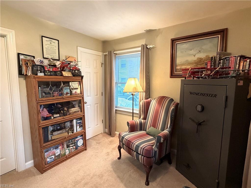 810 Hedgerow Ct Property Photo 20