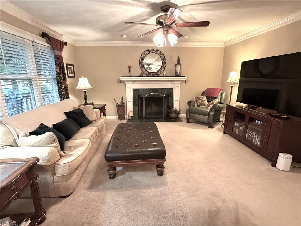 810 Hedgerow Ct Property Photo 23