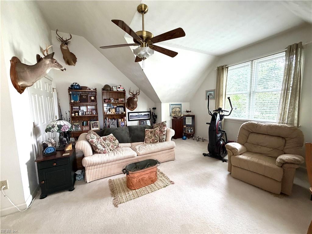 810 Hedgerow Ct Property Photo 39