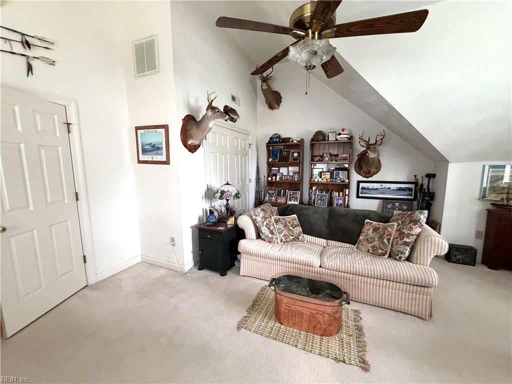 810 Hedgerow Ct Property Photo 40
