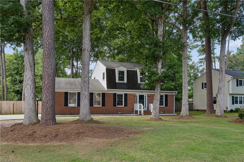 305 W Woodland Dr Property Photo 4