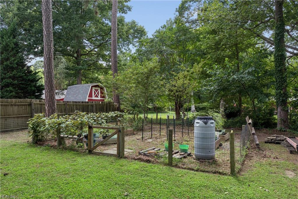305 W Woodland Dr Property Photo 42