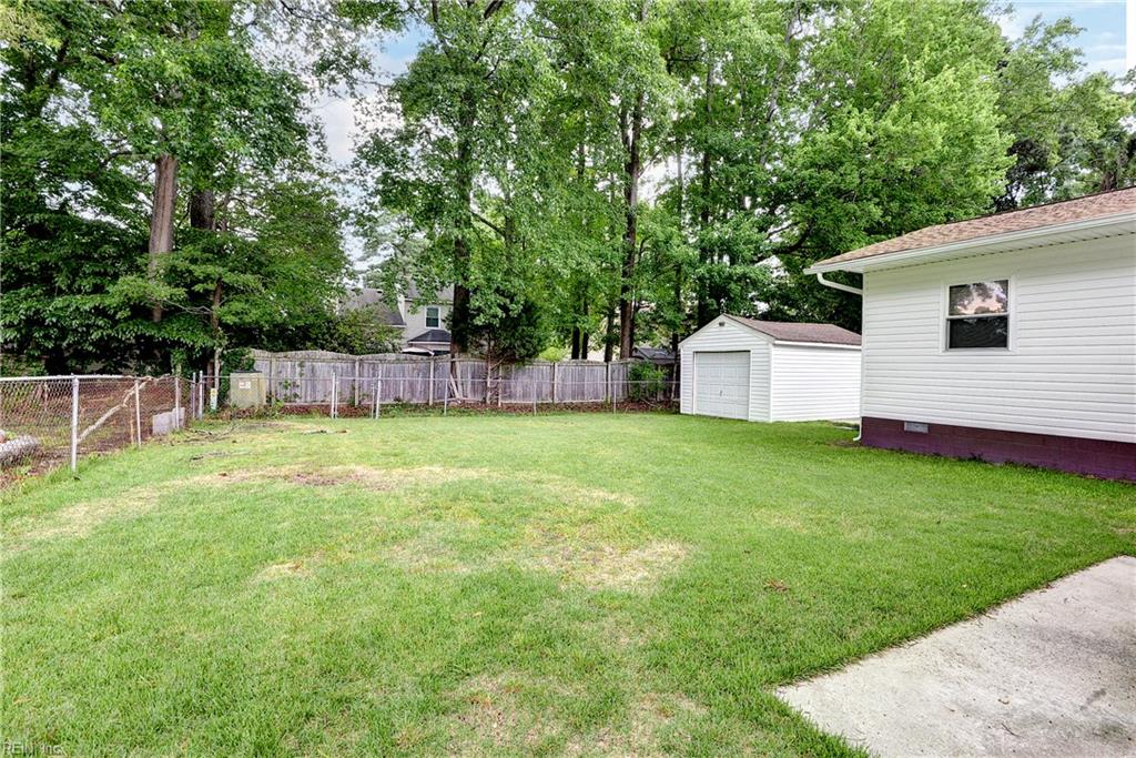 806 Burton St Property Photo 32