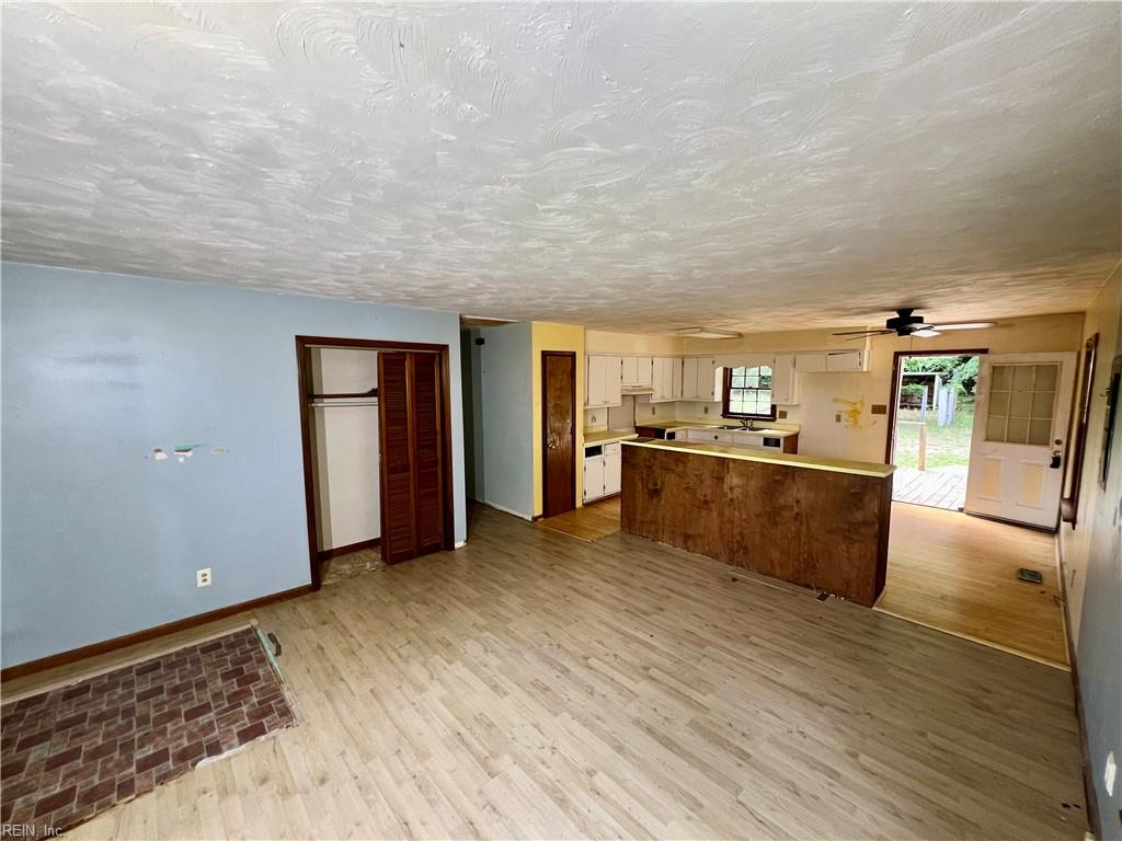 19011 Indian Town Rd Property Photo 4