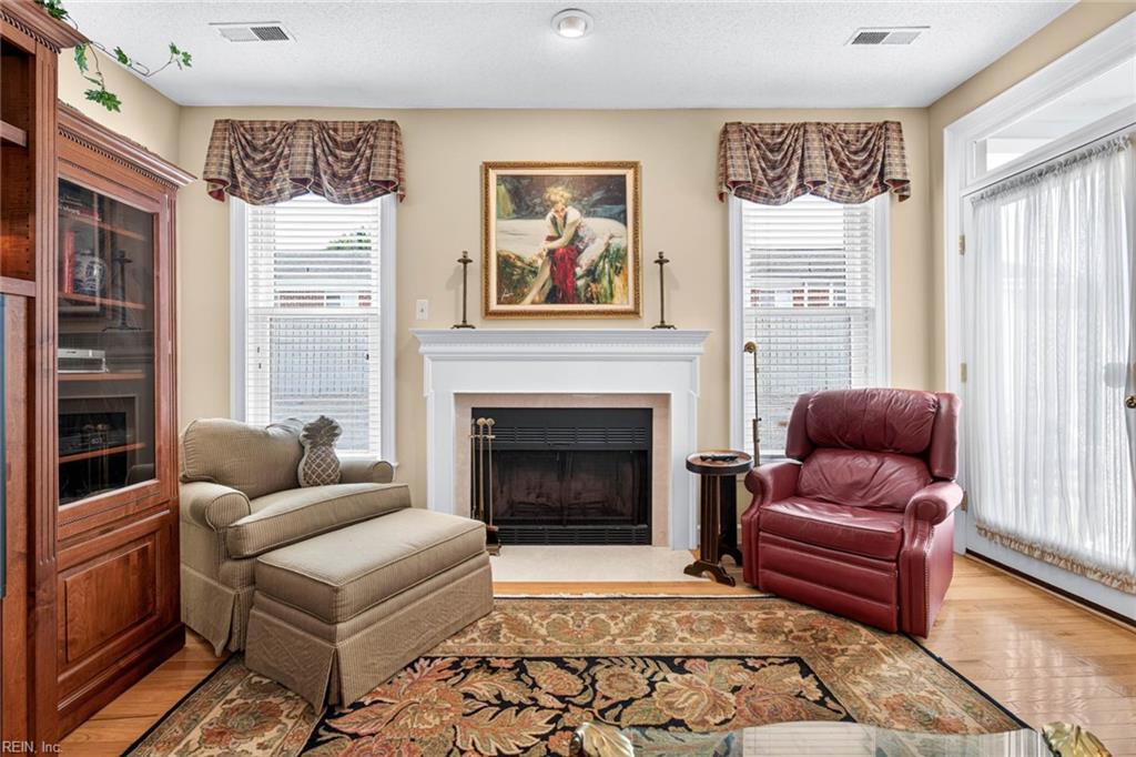 1046 Collection Creek Way Property Photo 7
