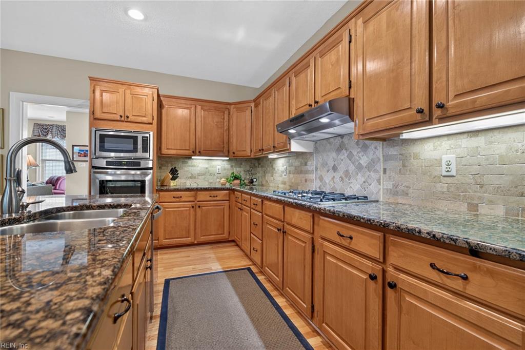 1046 Collection Creek Way Property Photo 13