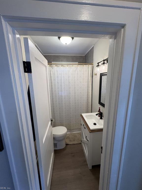 233 Pine Ave Property Photo 6