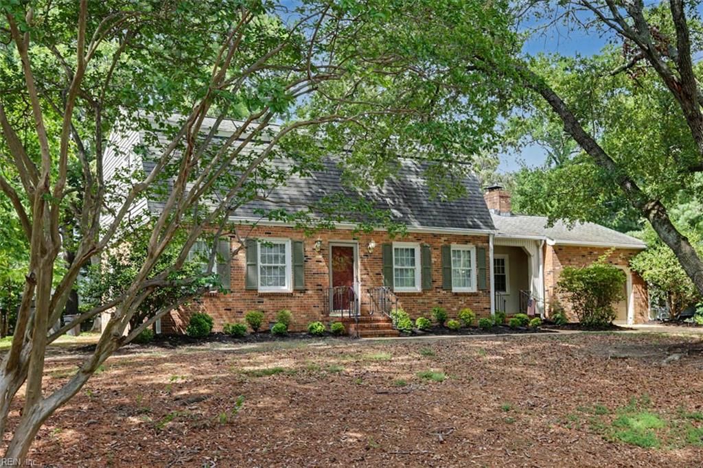 323 Williamsburg CT Property Photo 1